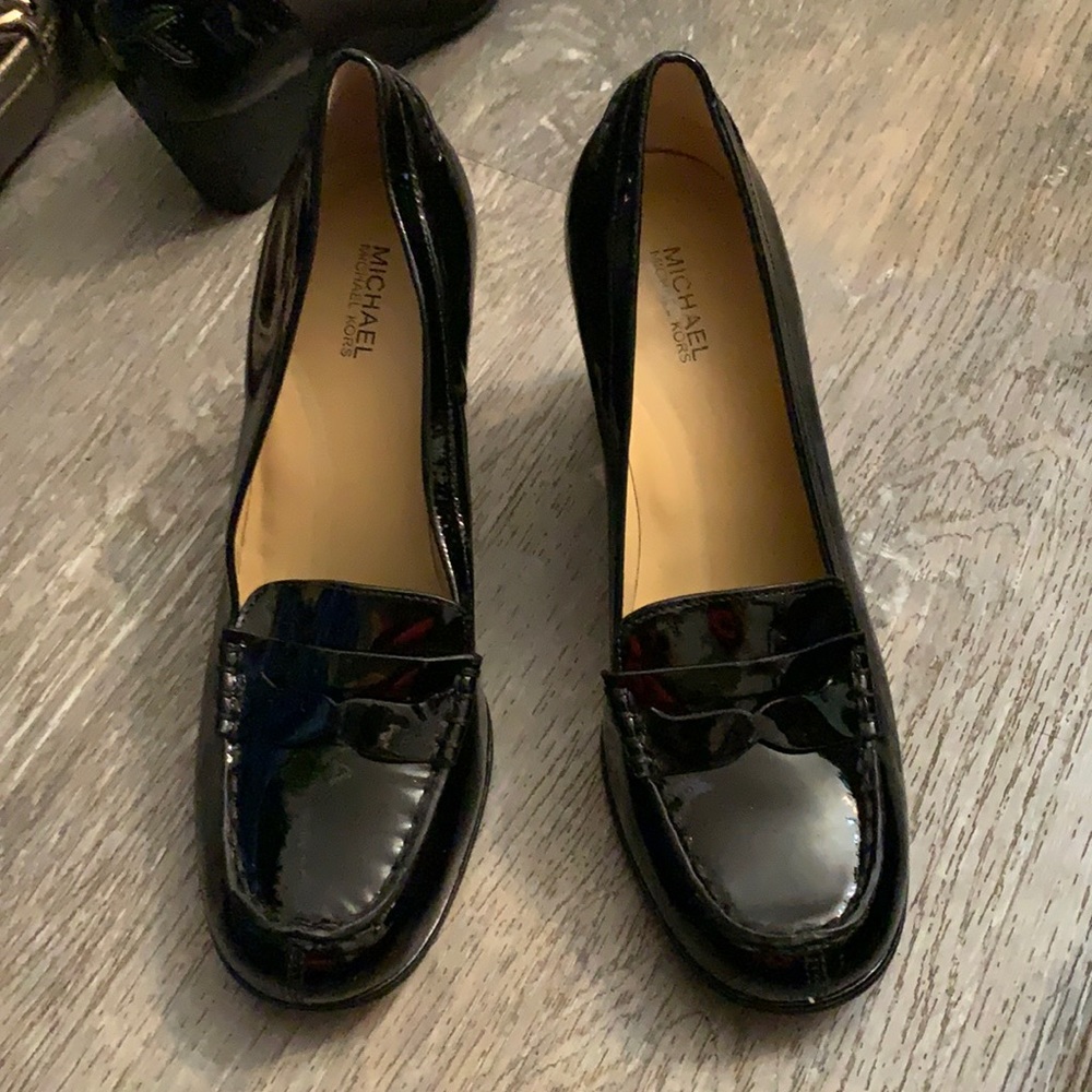 New Michael kors shoes size 7M color black